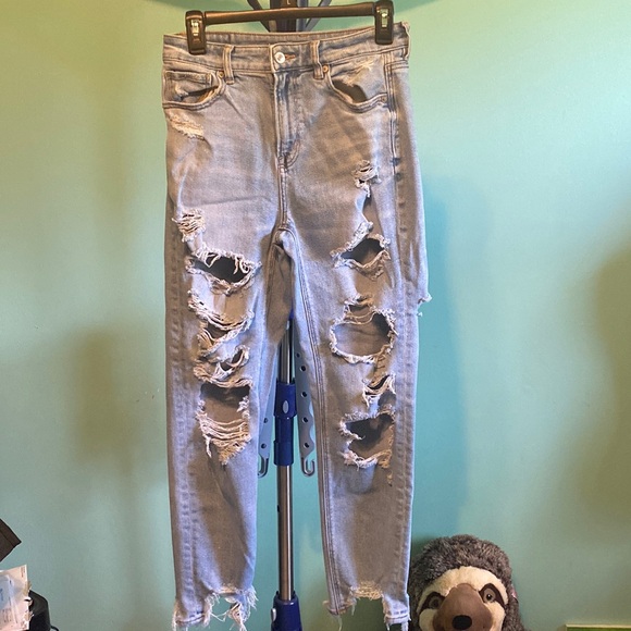 American Eagle Outfitters Denim - American Eagle Outfitters Distressed Mom Jean Size 4 EUC